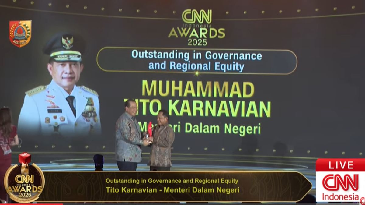 Mendagri Tito Raih Outstanding in Governance and Regional Equity