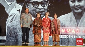 CNN Indonesia Anugerahi Lifetime Achievement Award ke Bung Hatta