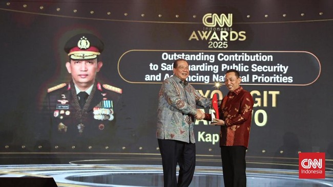 Kapolri Raih Penghargaan Berkat Kontribusi ke Program Prioritas Kapolri Listyo Sigit dianugerahi 'Outstanding Contribution to Safeguarding Public Security and Advancing National Priorities'.