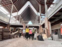 AHY Kagumi Arsitektur Pasar Banyuwangi Baru AHY Kagumi Arsitektur Pasar Banyuwangi Baru