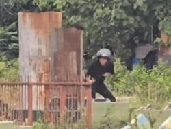 Bentrok Warga Pakai Parang-Busur Pecah di Pekuburan Beroanging Makassar Bentrok Warga Pakai Parang-Busur Pecah di Pekuburan Beroanging Makassar