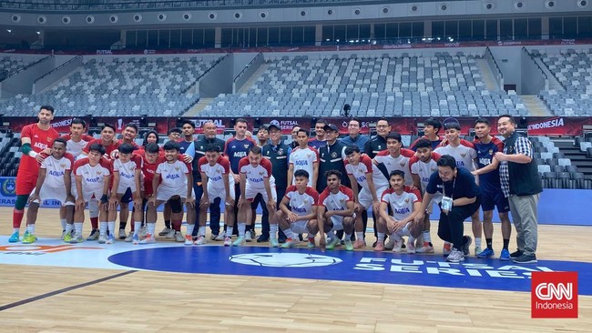 Ambisi Emas SEA Games, Timnas Futsal Indonesia TC di Thailand Timnas Futsal Indonesia siapkan pemusatan latihan di Thailand untuk raih emas SEA Games 2025. Target tinggi ditetapkan untuk tim putra dan putri.