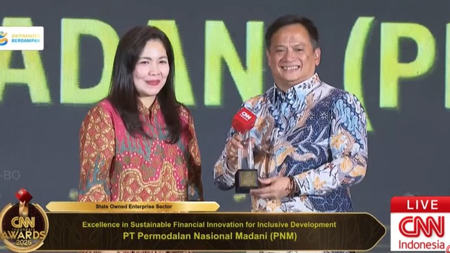 PNM Raih CNN Indonesia Awards Berkat Inovasi Keuangan Berkelanjutan PNM dianugerahi penghargaan Excellence in Sustainable Financial Innovation for Inclusive Development dalam ajang CNN Indonesia Awards.