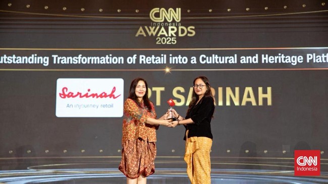 Sarinah Raih Penghargaan atas Transformasi Ritel Berbasis Budaya Sarinah meraih penghargaan Outstanding Transformation of Retail Into a Cultural and Heritage Platform dalam ajang CNN Indonesia Awards.