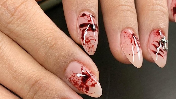 Ingin nail art bertema Halloween atau desain unik sesuai kepribadianmu? Poisy Studio di Bogor siap wujudkan kuku impianmu!/ Foto: instagram.com/poisy.studio
