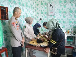 Antusias Anak-anak Ikuti Program Khitanan Gratis dari Polres Banyuasin Antusias Anak-anak Ikuti Program Khitanan Gratis dari Polres Banyuasin