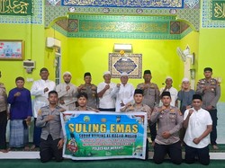 Suling Emas Polres Meranti Ajak Warga Perkuat Iman dan Jaga Kamtibmas Suling Emas Polres Meranti Ajak Warga Perkuat Iman dan Jaga Kamtibmas