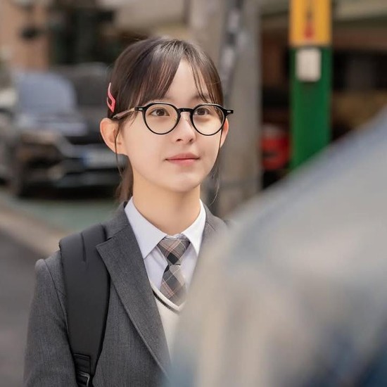 Intip Transformasi Gaya Aktris Cantik Park Ji Hu sebagai Anak Sekolah di 3 Drakor Populer