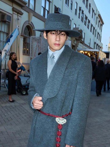 Penuh Pesona, Intip 5 Potret V BTS di Vogue World: Hollywood