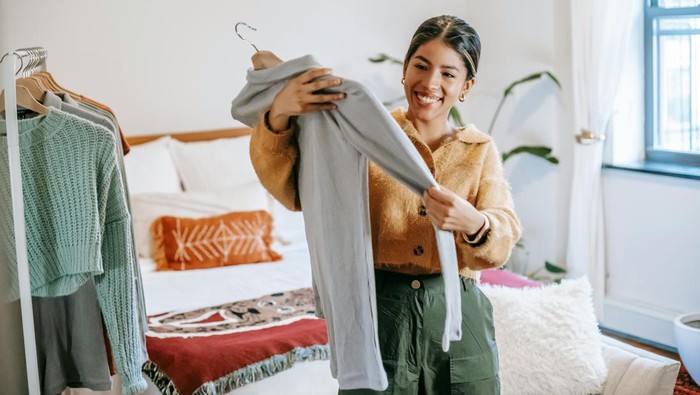 Rencanakan outfit kamu. Sesuaikan dengan destinasi dan agenda.