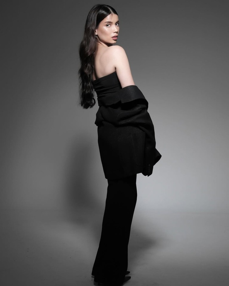 Sabrina Chairunnisa Sabrina Chairunnisa