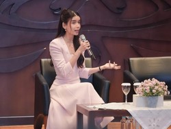 Tampil Perdana di Publik usai Gugat Cerai, Respons Sabrina Chairunnisa Disorot