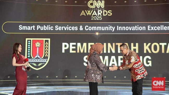 Pemkot Semarang Raih Smart City Excellence in Digital Economy Pemkot Semarang berhasil meraih penghargaan Smart City Excellence in Digital Economy & Inclusive Innovation di CNN Indonesia Awards 2025.