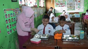 Siswa Selipkan Request Menu Favorit Usai Santap MBG di Jateng