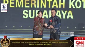 Dongkrak Ekonomi, Pemkot Surabaya Raih CNN Indonesia Awards
