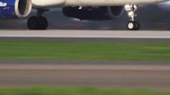 Pesawat JetBlue Mendarat Darurat di Florida AS, Beberapa Terluka