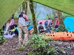 Cuaca Ekstrem Rintangi Evakuasi Jasad Tanpa Identitas di TNGC Cuaca Ekstrem Rintangi Evakuasi Jasad Tanpa Identitas di TNGC