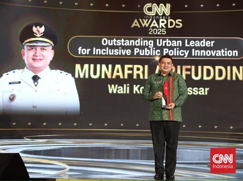 Wali Kota Makassar, Munafri Arifuddin mendapat penghargaan CNN Indonesia Awards 2025