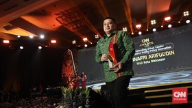 Wali Kota Makassar, Munafri Arifuddin saat mendapat penghargaan CNN Indonesia Awards 2025