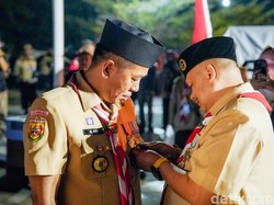 Dianugerahi Bintang Karya Bakti, Bupati Aep: Pramuka Harus Jadi Generasi Tangguh