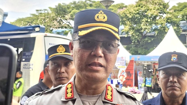Polda: Penyelidikan Ponpes Ambruk Masih Jalan, Belum Ada Tersangka Belum ada tersangka yang ditetapkan polisi berselang sebulan pasca-tragedi ambruknya Gedung Pondok Pesantren Al Khoziny.