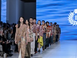 Batik Bercerita, Iwan Tirta Rayakan Era Jaya Rempah Nusantara di JFW 2026 Batik Bercerita, Iwan Tirta Rayakan Era Jaya Rempah Nusantara di JFW 2026