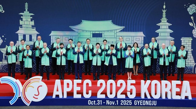 APEC Adopsi Deklarasi Gyeongju, Dorong Perdagangan Inklusif di Kawasan Para pemimpin APEC sepakat dalam Deklarasi Gyeongju untuk memperkuat perdagangan dan investasi. Deklarasi ini juga mengakui peran industri kreatif dan AI.