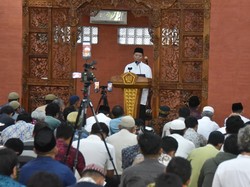 Jadi Khotib Jumat di Bali, HNW Ajak Umat Islam Bekerja Profesional Jadi Khotib Jumat di Bali, HNW Ajak Umat Islam Bekerja Profesional