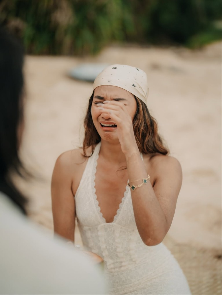 Sean Gelael melamar Hana Malasan Sean Gelael melamar Hana Malasan