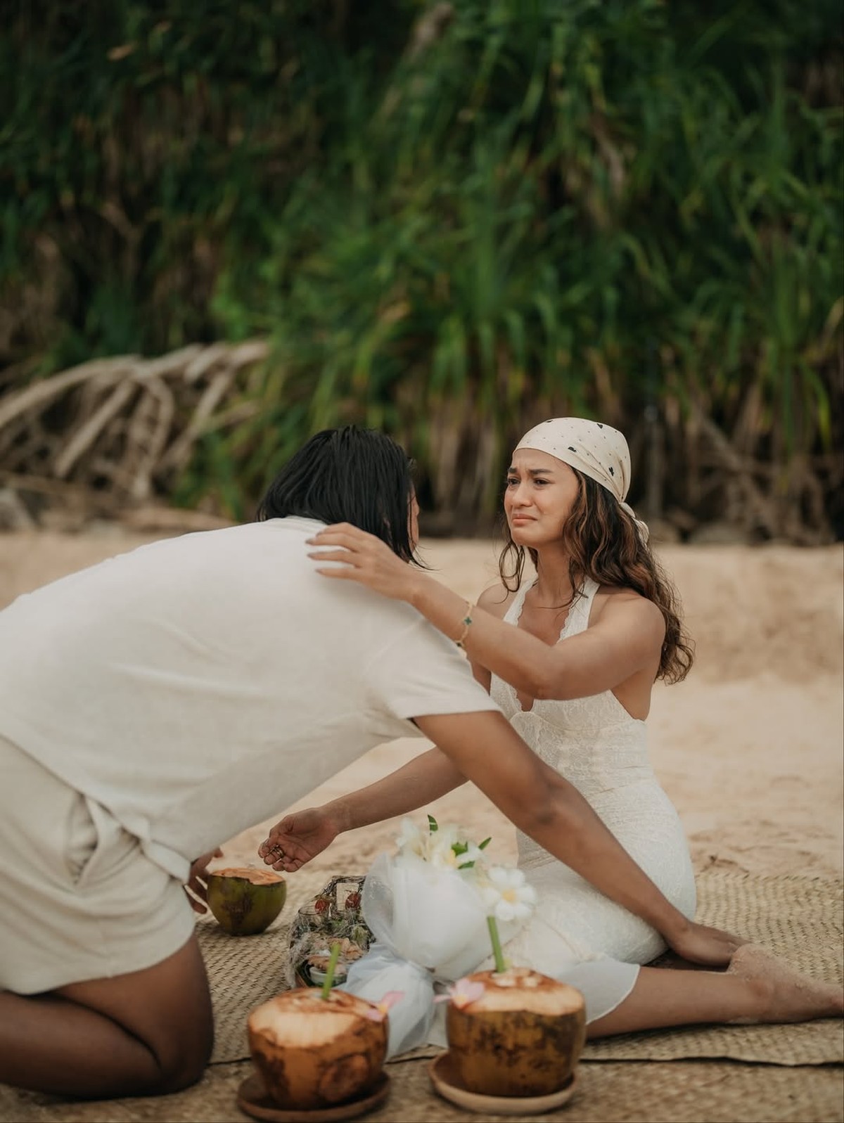 Sean Gelael melamar Hana Malasan