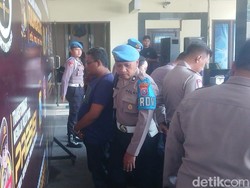 Sopir Bus yang Tewaskan 2 Mahasiswa UIN Tulungagung Jadi Tersangka Sopir Bus yang Tewaskan 2 Mahasiswa UIN Tulungagung Jadi Tersangka