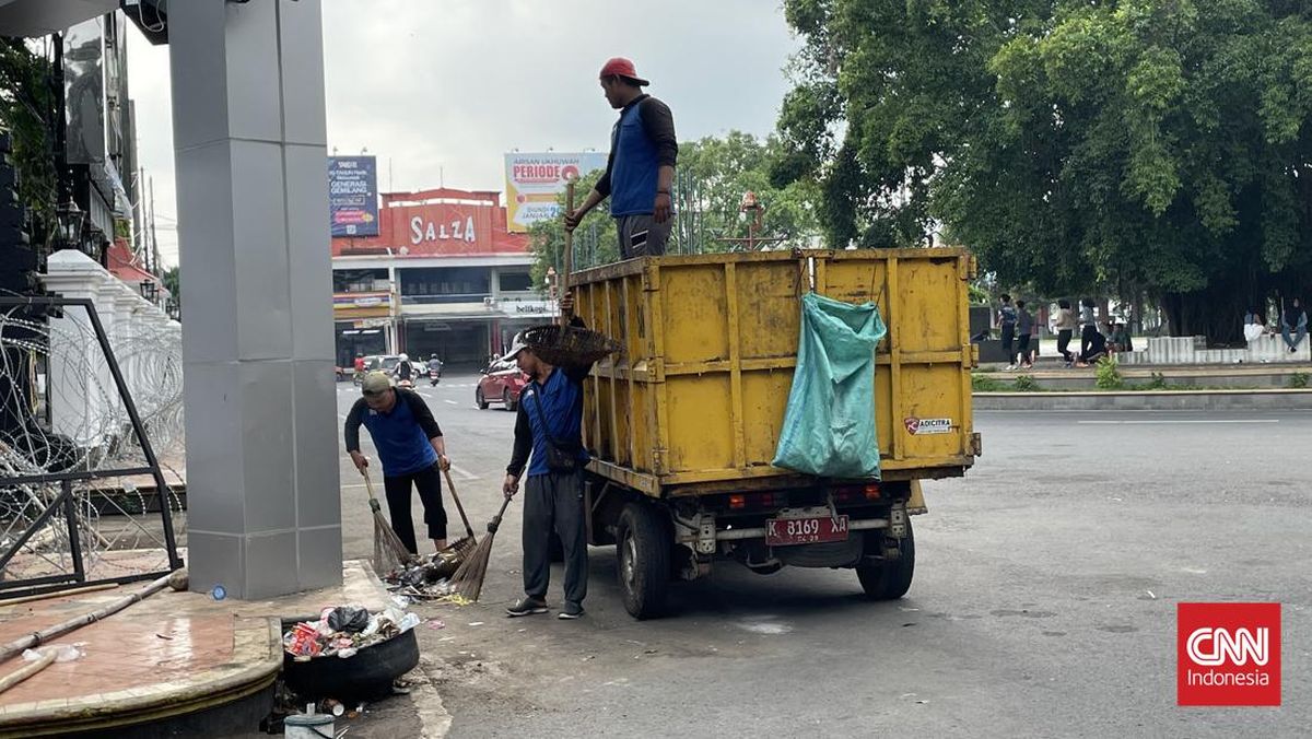 Posko Aliansi Masyarakat Pati Dibongkar Usai Pemakzulan Bupati Kandas