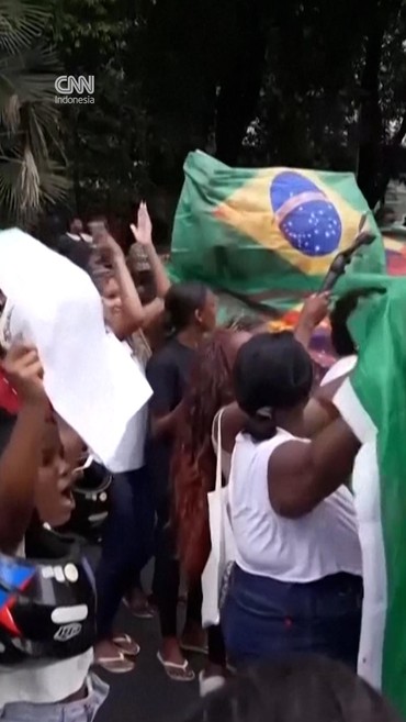 Warga Favela Brasil Demo Buntut 132 Tewas Saat Razia Geng Narkoba