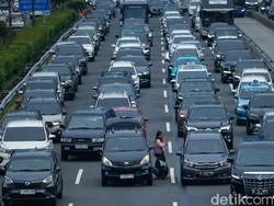 Titik-titik Kepadatan di Tol Arah Jakarta Senin Pagi