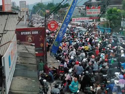 Jalur Puncak Bogor Sempat Macet Parah Siang Tadi, Polisi Terapkan One Way