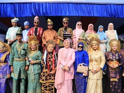 Rekor! 30 Ribu Peserta Semarakkan Pawai Taaruf Pembukaan MTQ Pekanbaru