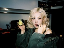 Video: 2 Makanan Indonesia yang Dicoba Rose BLACKPINK saat Konser di Jakarta