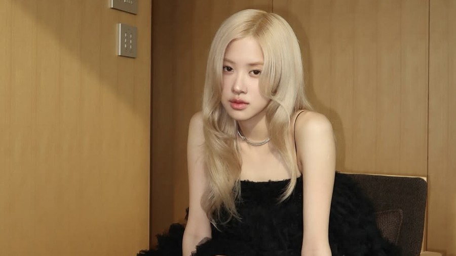 Rose BLACKPINK Makan Nasi Goreng di Jakarta hingga Pizza di New York