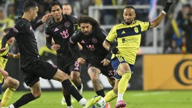 Messi Cs Digilas Nashville, Mascherano Menahan Marah