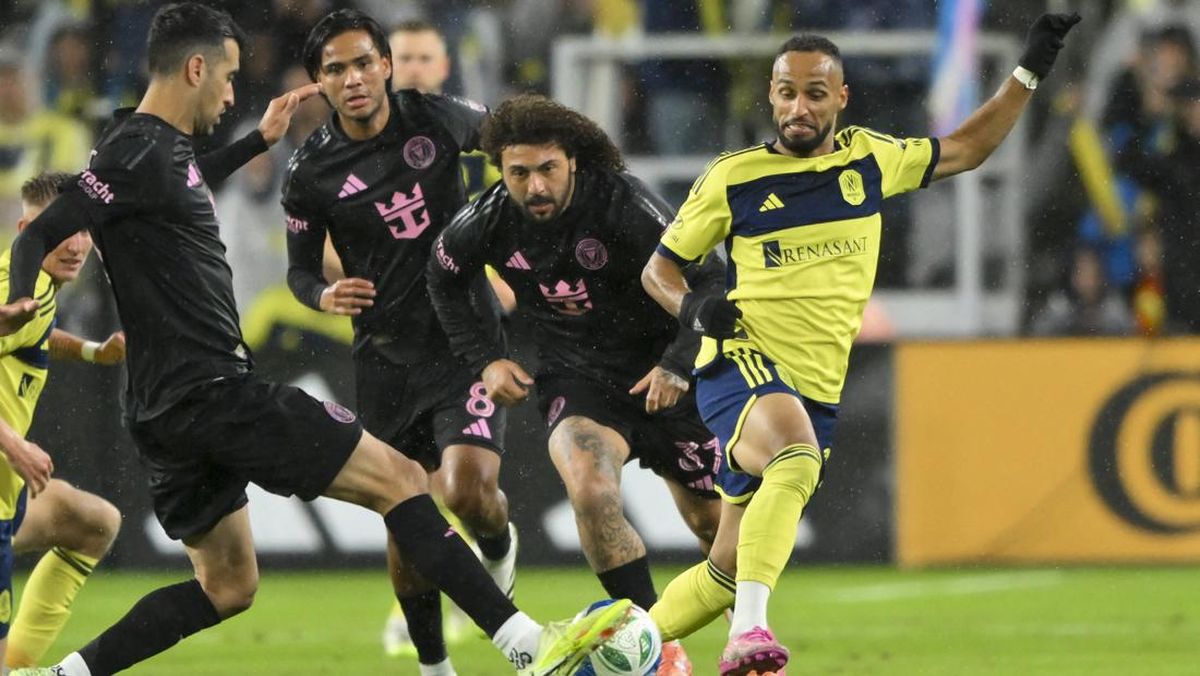 Messi Cs Digilas Nashville, Mascherano Menahan Marah