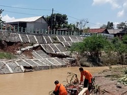 Banjir-Longsor di 3 Kampung Jonggol Bogor, Tembok Penahan Tanah Ponpes Ambruk