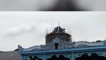 VIDEO: Keraton Surakarta Masih Ramai Turis di Hari Raja Solo 'Mangkat'