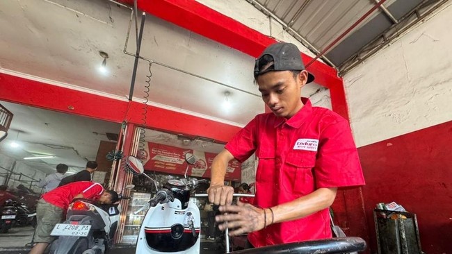 Pertamina Patra Niaga telah menangani 462 dari 800 laporan kendala kendaraan usai pengisian BBM di Jawa Timur. Termasuk memberikan kompensasi.