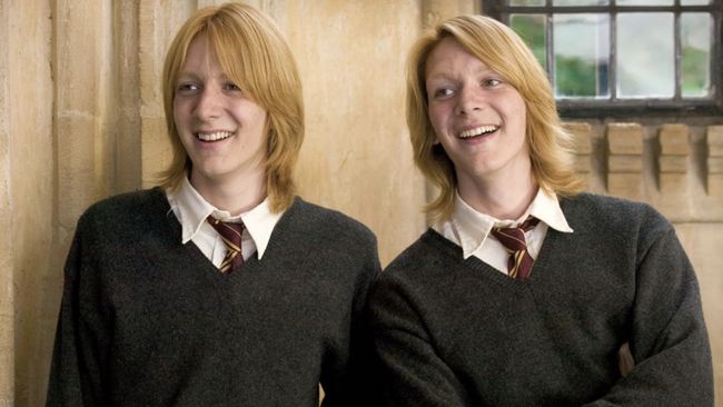 Pemeran Fred dan George Weasley, James dan Oliver Phelps, memiliki pesan untuk aktor yang memerankan karakter si kembar badung tersebut dalam versi serial.