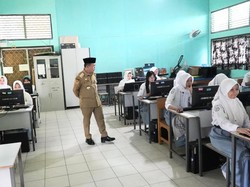 Gubernur Jambu Tinjau TKA di Sekolah, Dorong Siswa Siap Masuk Perguruan Tinggi