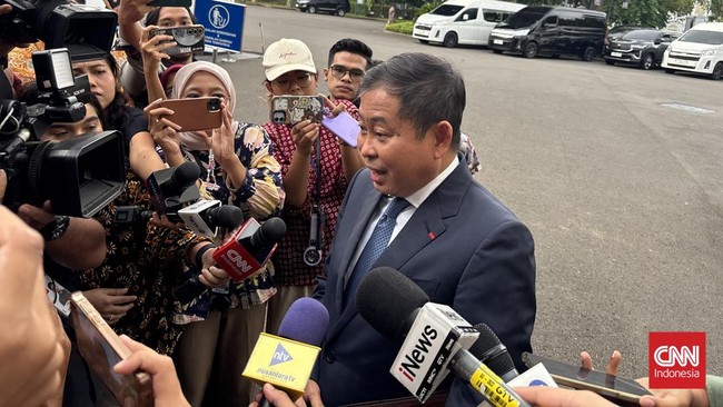 Eks Menhub Ignasius Jonan dipanggil menghadap Prabowo ke Istana Kepresidenan Jakarta, Senin (3/11) di tengah polemik utang proyek kereta cepat Whoosh.