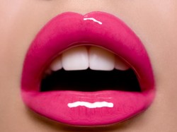 Tren Lip Skinification, Lipstik Kini Jadi Makeup Sekaligus Skincare Bibir