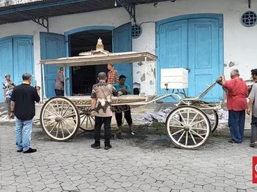 Mengenal Kereta Rata Pralaya: Kendaraan Bersejarah untuk Jenazah Raja Solo PB XIII