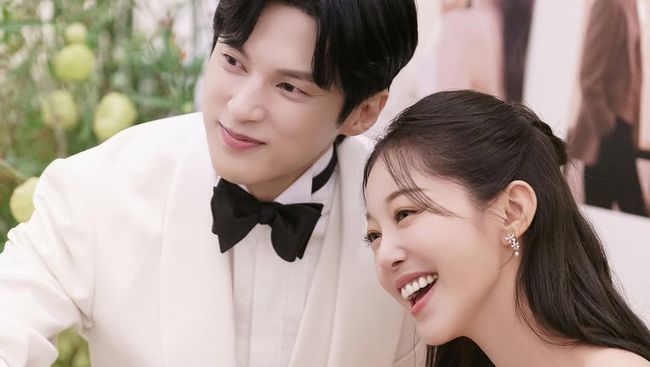 Aktris King The Land Kim Ga Eun dan Yoon Sun Woo Umumkan Kehamilan Anak Pertama