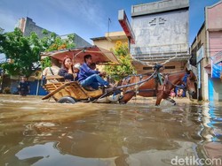Banjir Rendam Dayeuhkolot dan Bojongsoang, Puluhan Warga Mengungsi